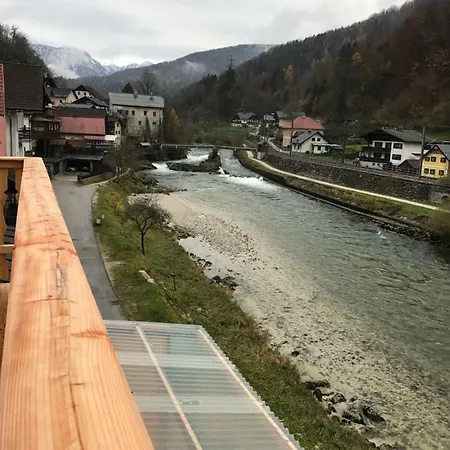 Pensjonat Kirchenwirt 3*