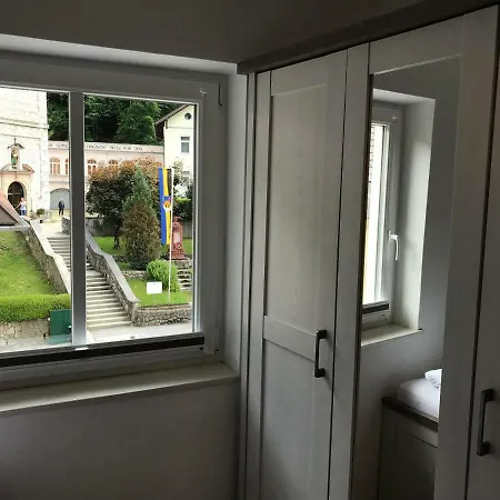 ゲストハウス Kirchenwirt バート・イシュル